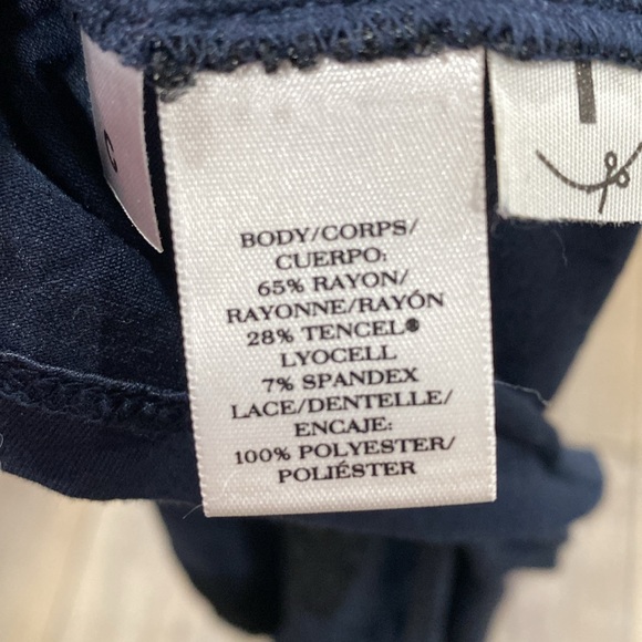 ANN TAYLOR Navy Blue 3/4 Sleeve Top w Black Lace Detail MEDIUM - Picture 11 of 11